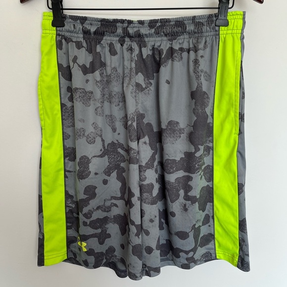 Under Armour Gray and yellow Athletic Shorts size medium - Picture 1 of 5